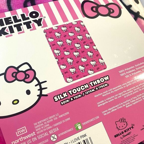 Hello Kitty “Poses and Hearts”' 50x70" Pink Silk Touch Plush Throw Blanket (b) - Picture 8 of 8